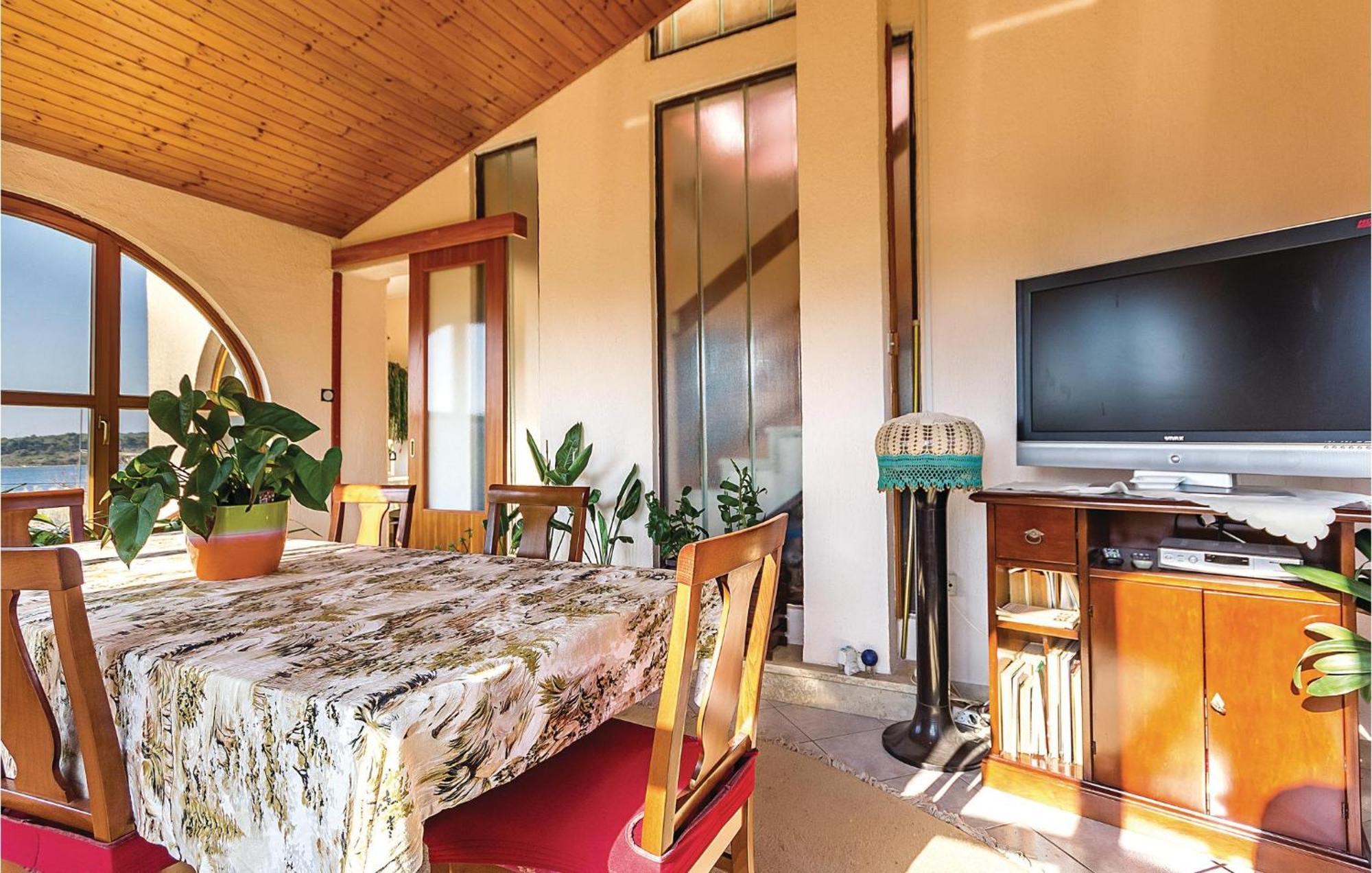 Beautiful Apartment In Pula With Kitchen Dış mekan fotoğraf